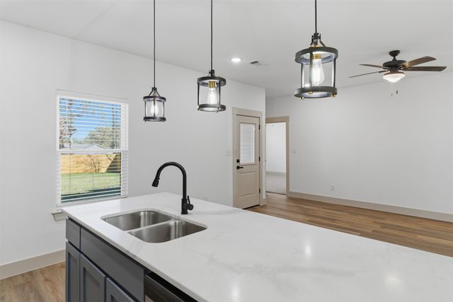 425 E Munson Street, Denison, TX 75021