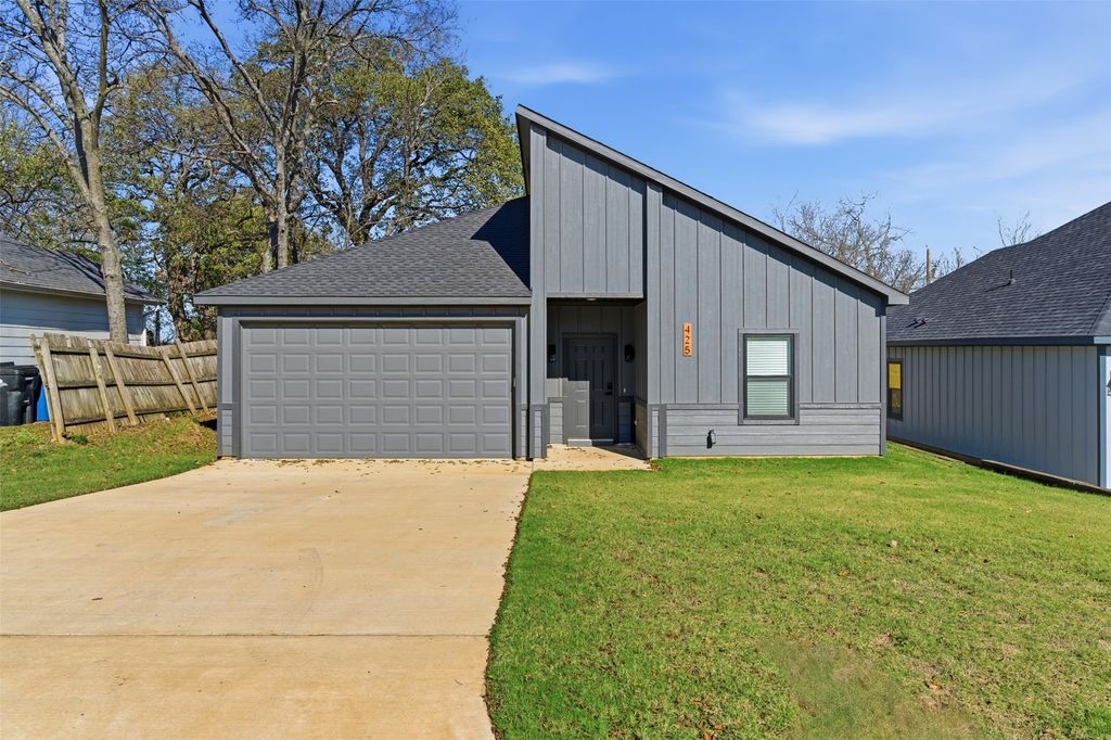 425 E Munson Street, Denison, TX 75021