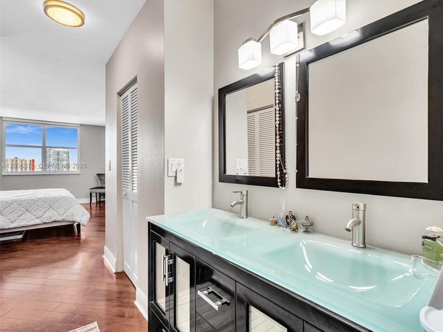 500 Bayview Drive 1731, Sunny Isles Beach, FL 33160
