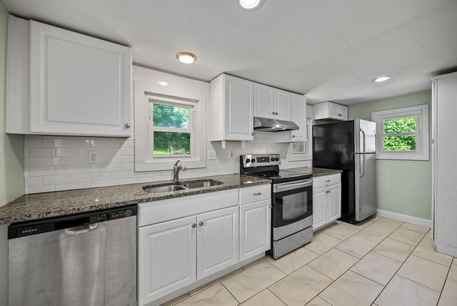 522 E Walnut Street, Independence, MO 64050