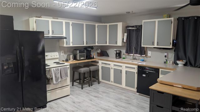 218 N Lapeer Street, Davison, MI 48423