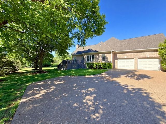 201 Lake Ridge Ct, Franklin, TN 37069