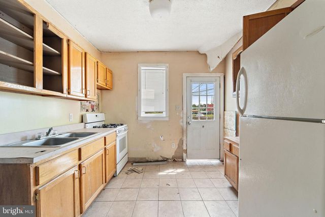 920 CEDAR STREET, Camden, NJ 08102