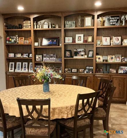 601 State Highway 123 N, Stockdale, TX 78160