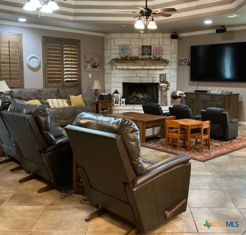 601 State Highway 123 N, Stockdale, TX 78160