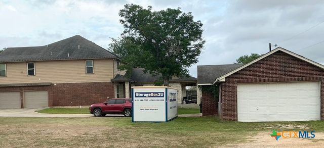 601 State Highway 123 N, Stockdale, TX 78160