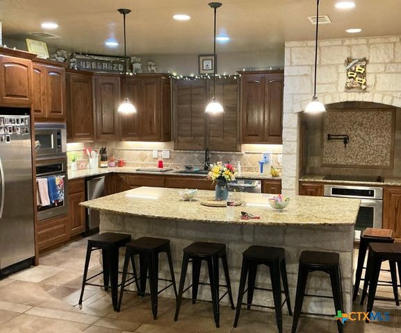 601 State Highway 123 N, Stockdale, TX 78160
