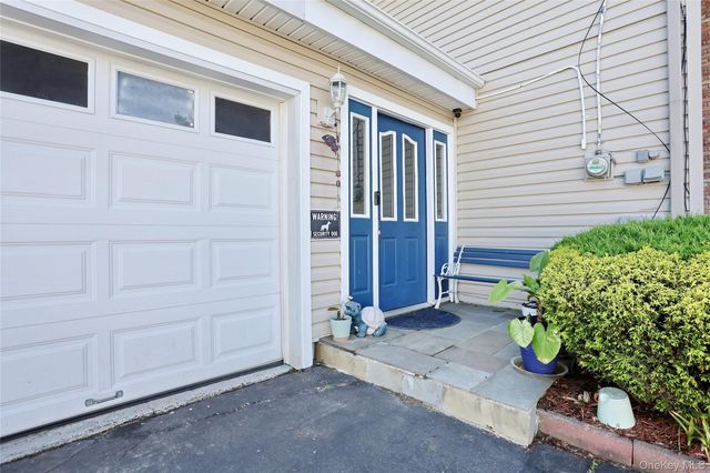 16 Adler Court, West Haverstraw, NY 10993
