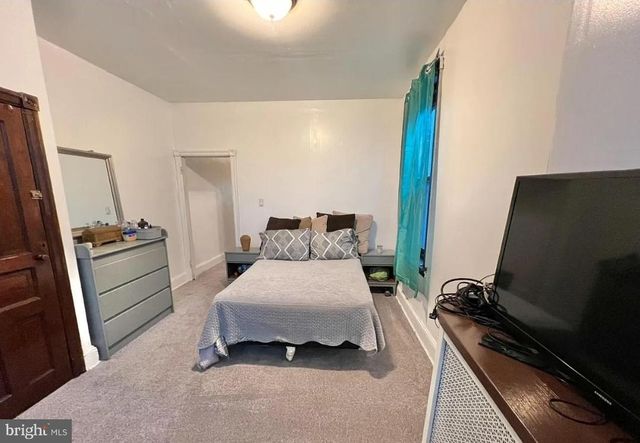 1727 W PACIFIC ST, Philadelphia, PA 19140