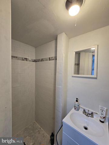 1727 W PACIFIC ST, Philadelphia, PA 19140