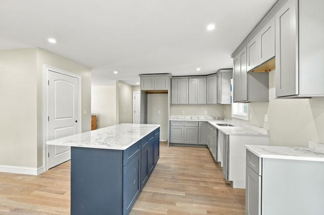 1 Howarth Road, Oxford, MA 01540