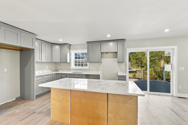 1 Howarth Road, Oxford, MA 01540