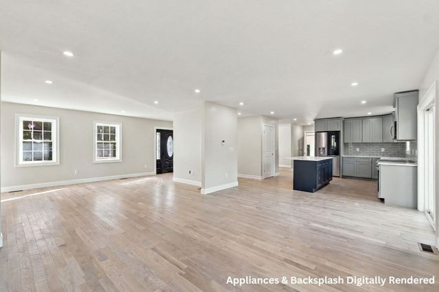 1 Howarth Road, Oxford, MA 01540