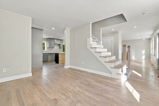1 Howarth Road, Oxford, MA 01540