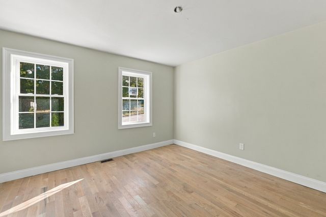 1 Howarth Road, Oxford, MA 01540