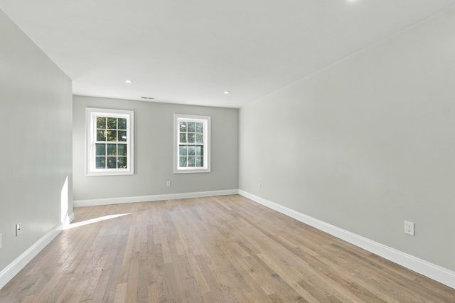 1 Howarth Road, Oxford, MA 01540