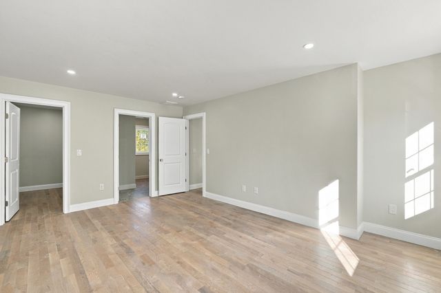 1 Howarth Road, Oxford, MA 01540