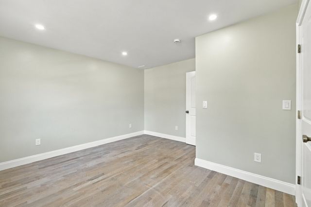 1 Howarth Road, Oxford, MA 01540