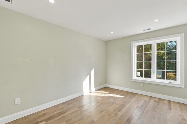1 Howarth Road, Oxford, MA 01540