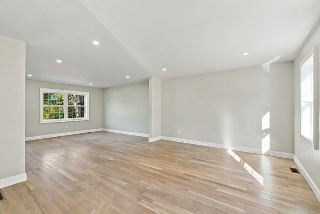 1 Howarth Road, Oxford, MA 01540