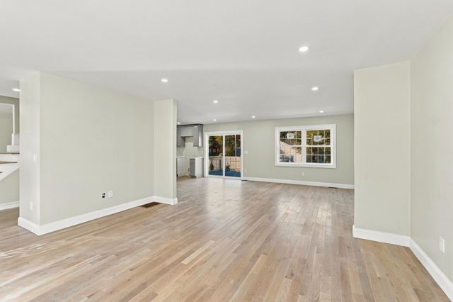 1 Howarth Road, Oxford, MA 01540