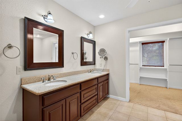 594 Lukehaven Drive, Pottsboro, TX 75076