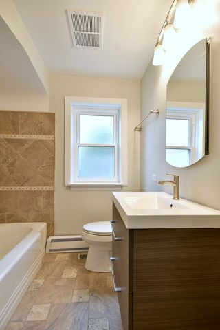 1530 Clinton Place 1, River Forest, IL 60305
