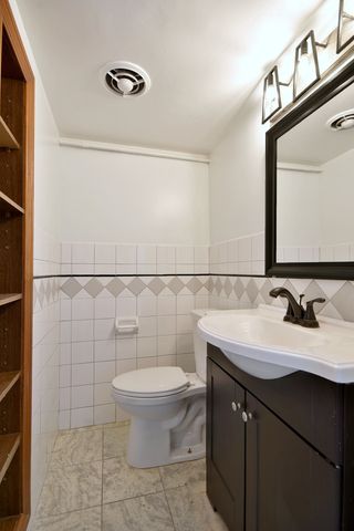 1530 Clinton Place 1, River Forest, IL 60305
