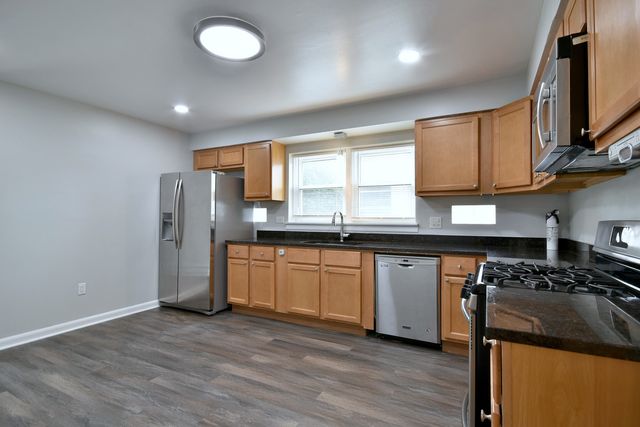 1530 Clinton Place 1, River Forest, IL 60305