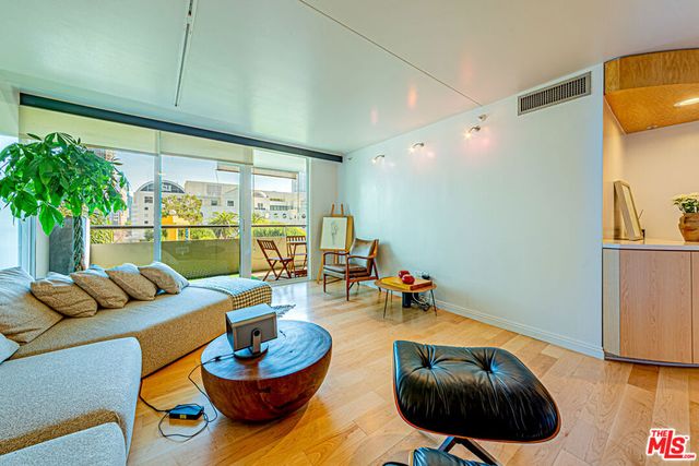 600 W 9th Street 516, Los Angeles, CA 90015