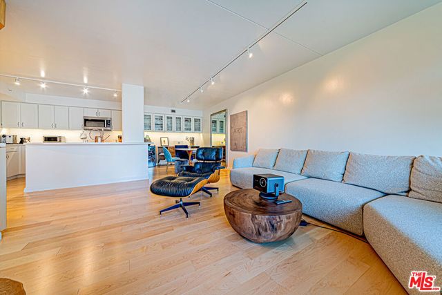 600 W 9th Street 516, Los Angeles, CA 90015