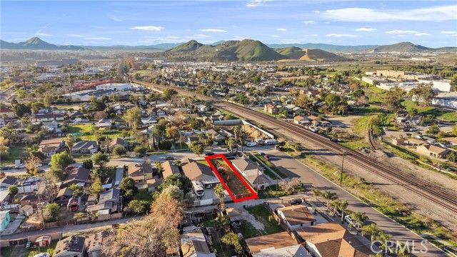 0 W O, Colton, CA 92324