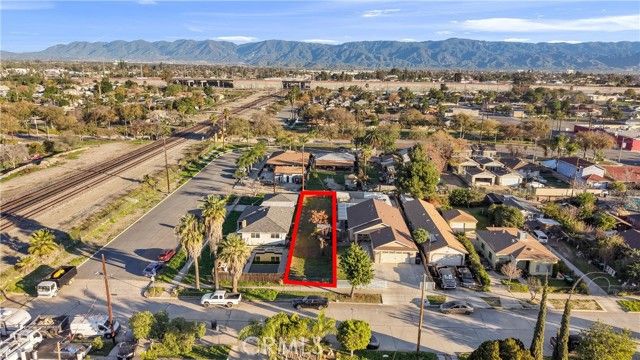 0 W O, Colton, CA 92324