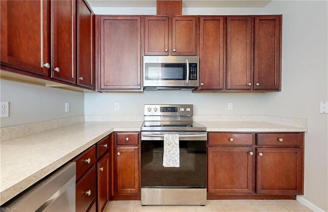 1201 Rustads CIR, Williamsburg, VA 23188