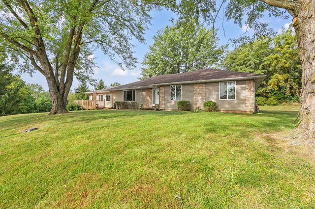 17566 WOODS DR DR, Boonville, MO 65233