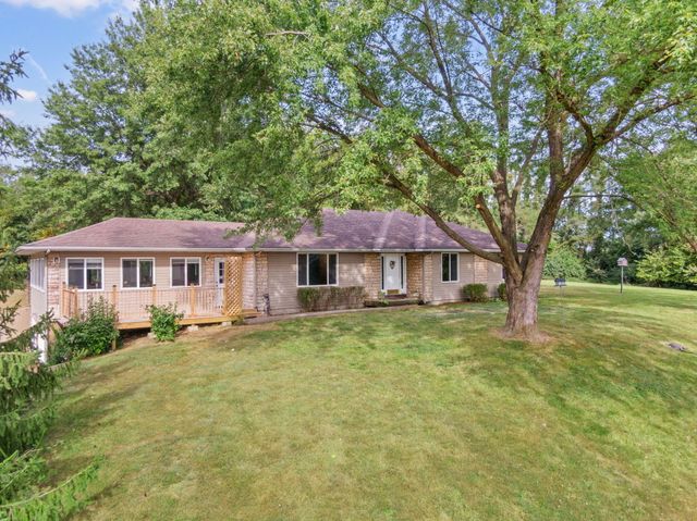 17566 WOODS DR DR, Boonville, MO 65233