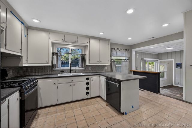 4532 E 38th Place, Tulsa, OK 74135