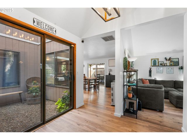 2356 B St, Hubbard, OR 97032