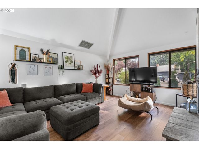 2356 B St, Hubbard, OR 97032