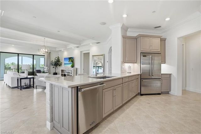 2543 Marquesa Royale LN 4-302, Naples, FL 34109