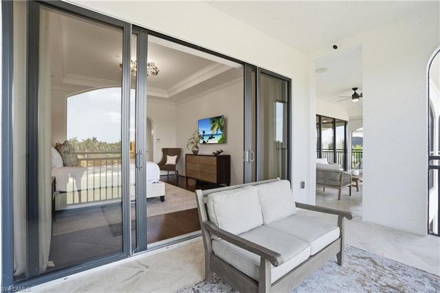 2543 Marquesa Royale LN 4-302, Naples, FL 34109