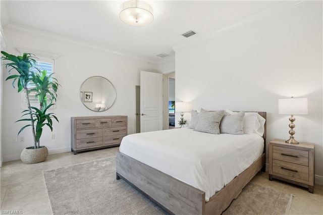 2543 Marquesa Royale LN 4-302, Naples, FL 34109