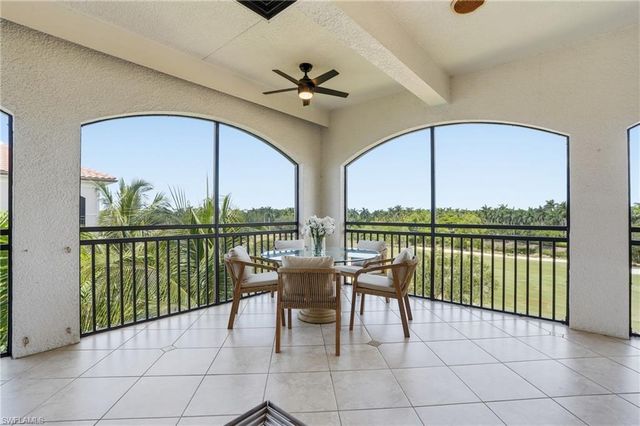 2543 Marquesa Royale LN 4-302, Naples, FL 34109
