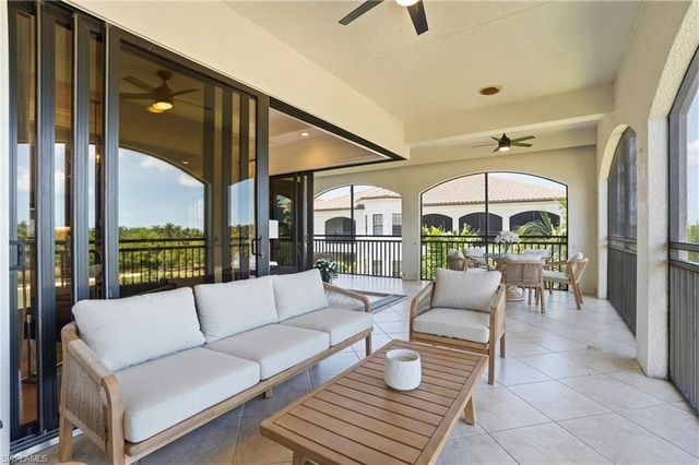 2543 Marquesa Royale LN 4-302, Naples, FL 34109