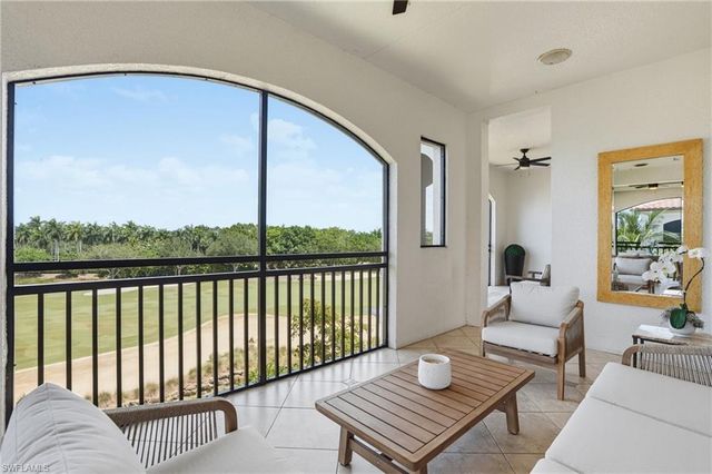 2543 Marquesa Royale LN 4-302, Naples, FL 34109