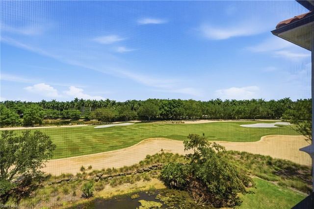 2543 Marquesa Royale LN 4-302, Naples, FL 34109