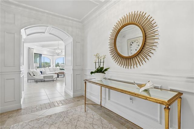 2543 Marquesa Royale LN 4-302, Naples, FL 34109