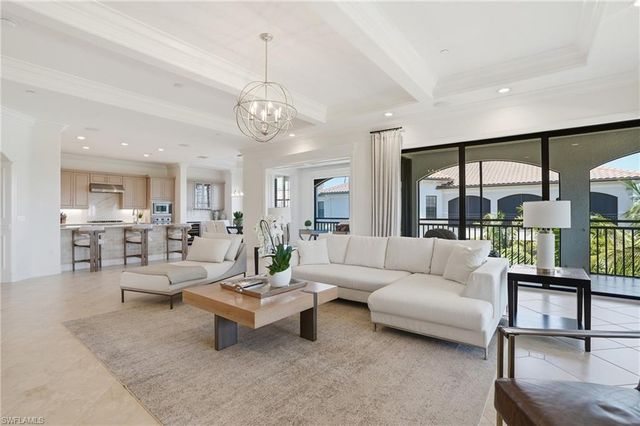 2543 Marquesa Royale LN 4-302, Naples, FL 34109