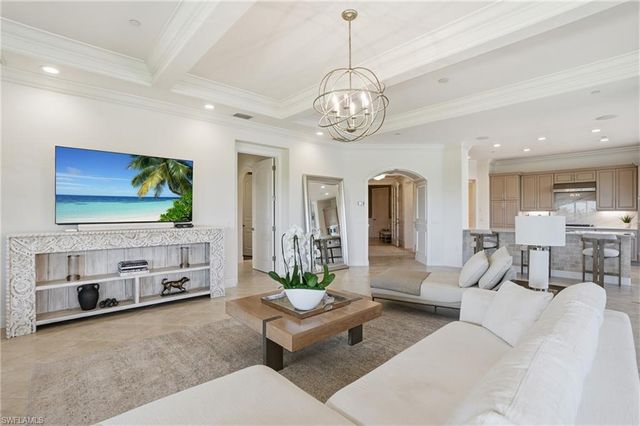 2543 Marquesa Royale LN 4-302, Naples, FL 34109