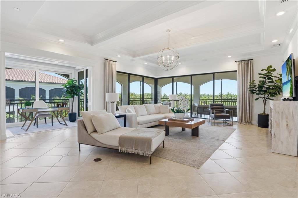 2543 Marquesa Royale LN 4-302, Naples, FL 34109
